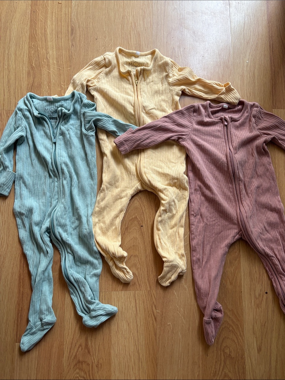 Mori baby, long sleeve zip onesie ripped unisex boy girl. Size 3-6. Bundle of 3!